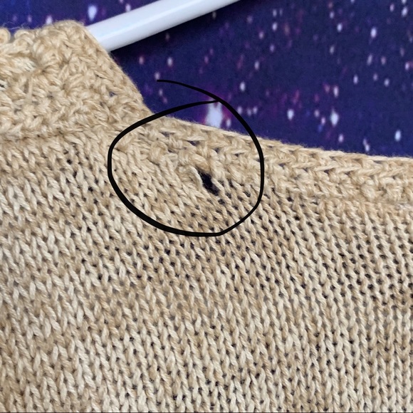 TLC- Beige 3D Knit Flower Cardigan size Small - Picture 4 of 5